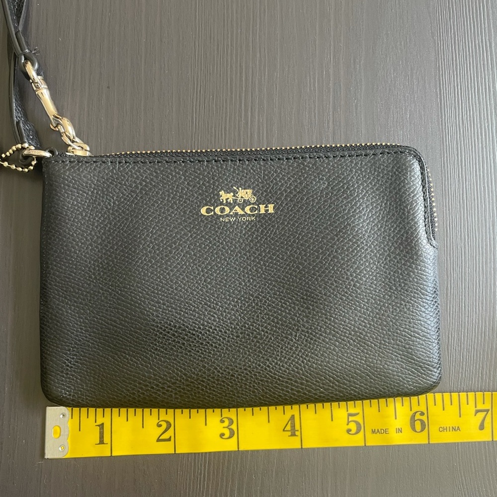 Coach wristlet - Picture 6 of 8
